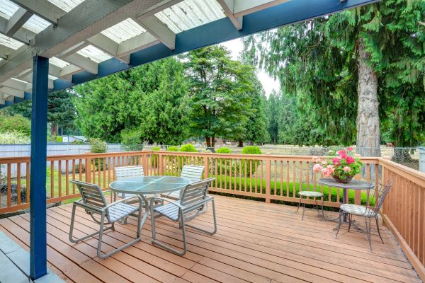 Deck Carpentry Service in Woodinville